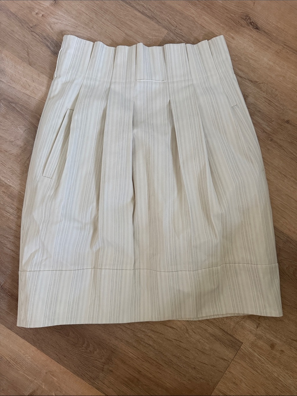 BCBGMaxAzria Cream Pleated Pencil Skirt